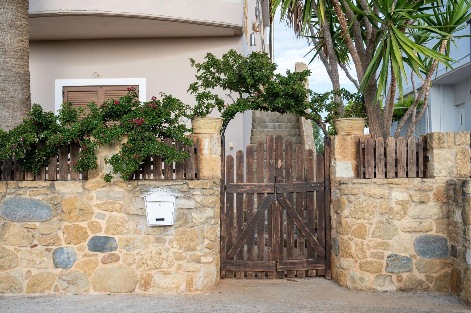 Natalia's In Apartment Tavronitis (Crete)